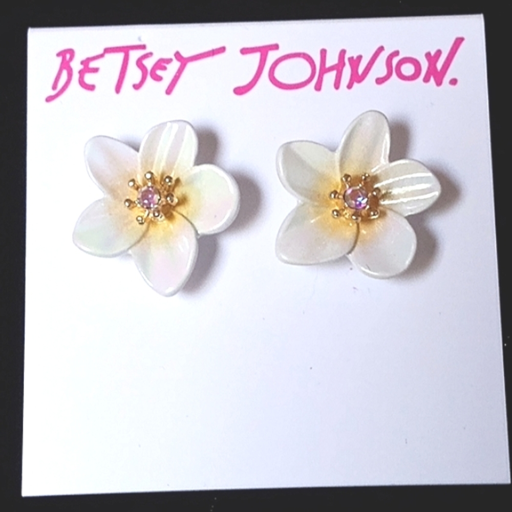 New! BETSEY JOHNSON Opulent Floral Collection Tropical Plumeria Floral Earrings.
